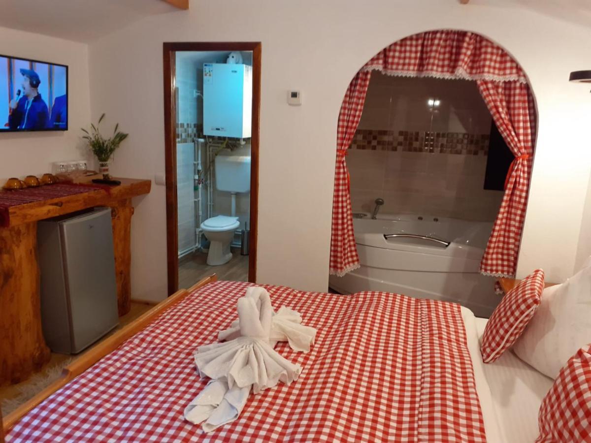 Cabanute Si Camping Dracula Capatineni-Paminteni エクステリア 写真